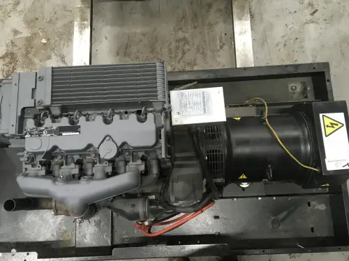 DEUTZ BF4L2011 GENERATOR 40KVA NEU – Vorschaubild 5