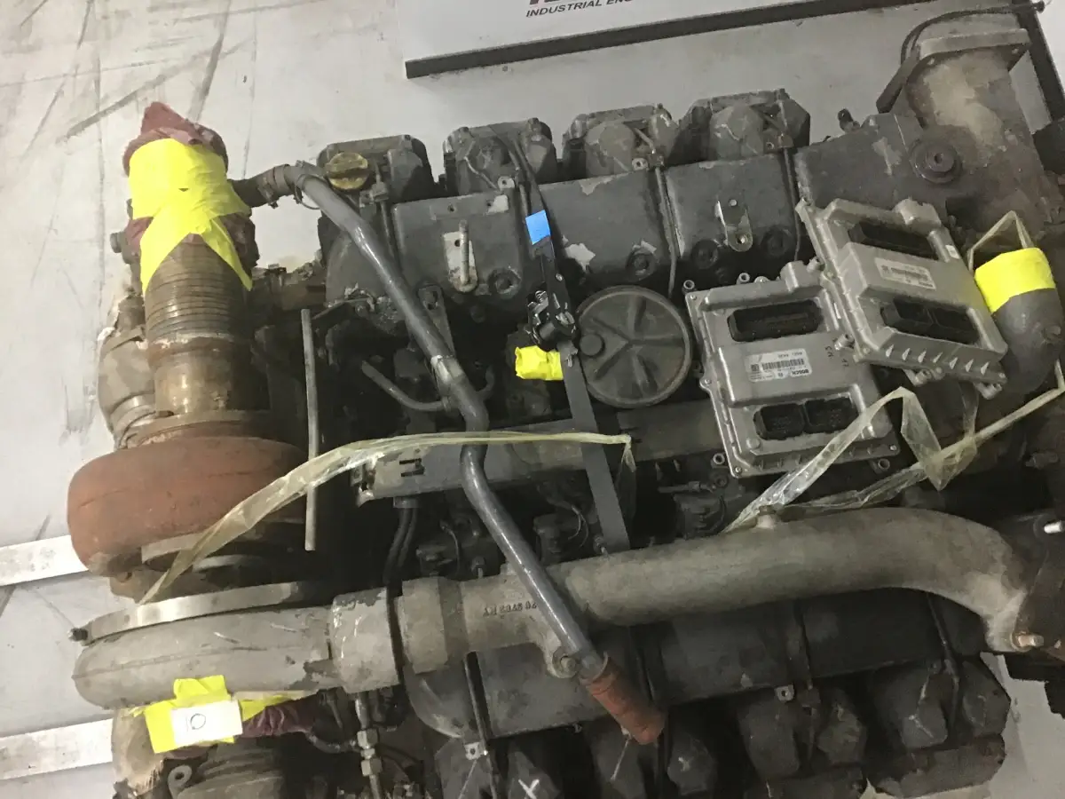 MOTOR DEUTZ TCD2015 V8 USADO - Imagen 5