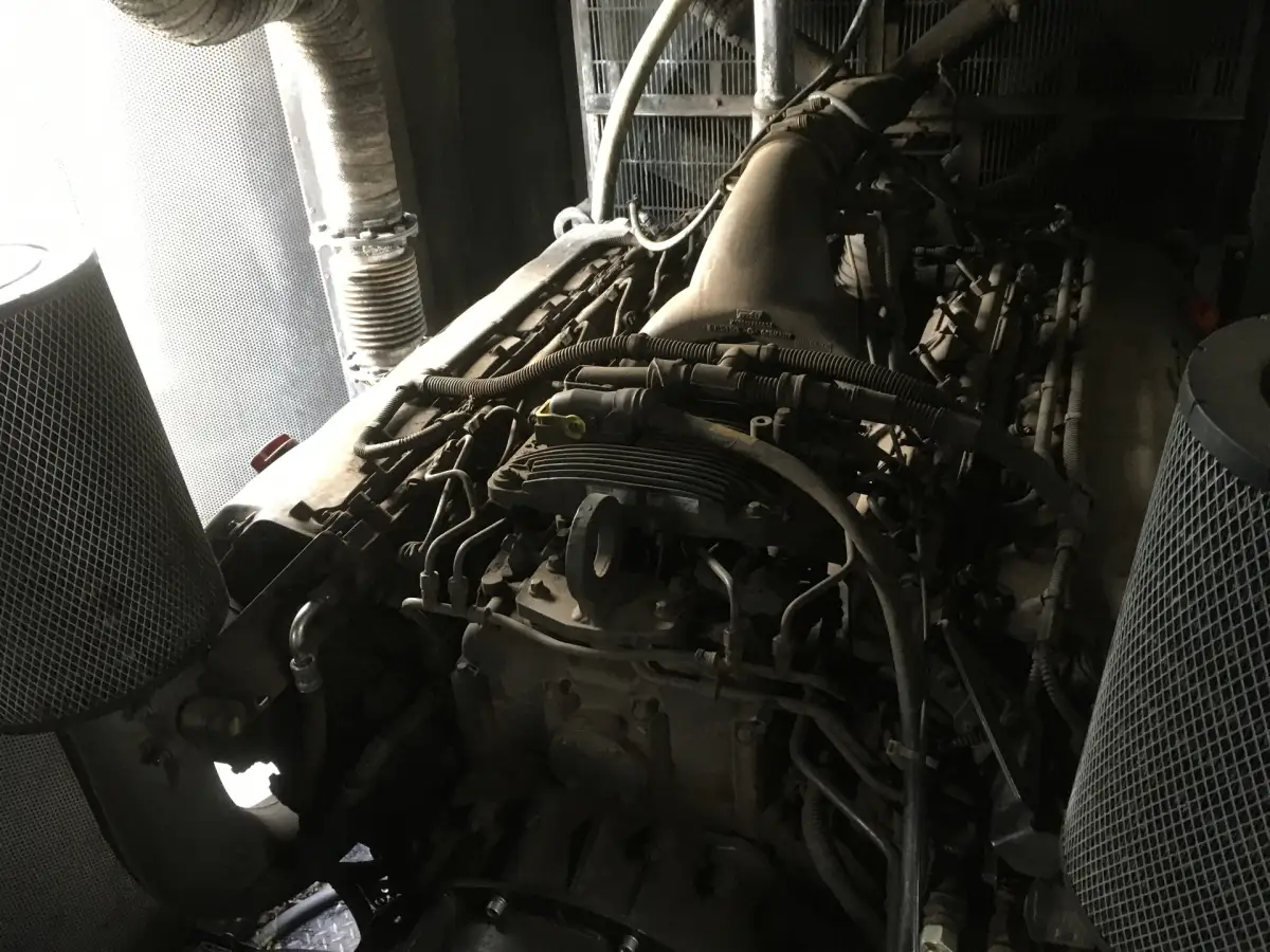 GENERADOR MTU 12V1600G10F 700KVA USADO - Imagen 3