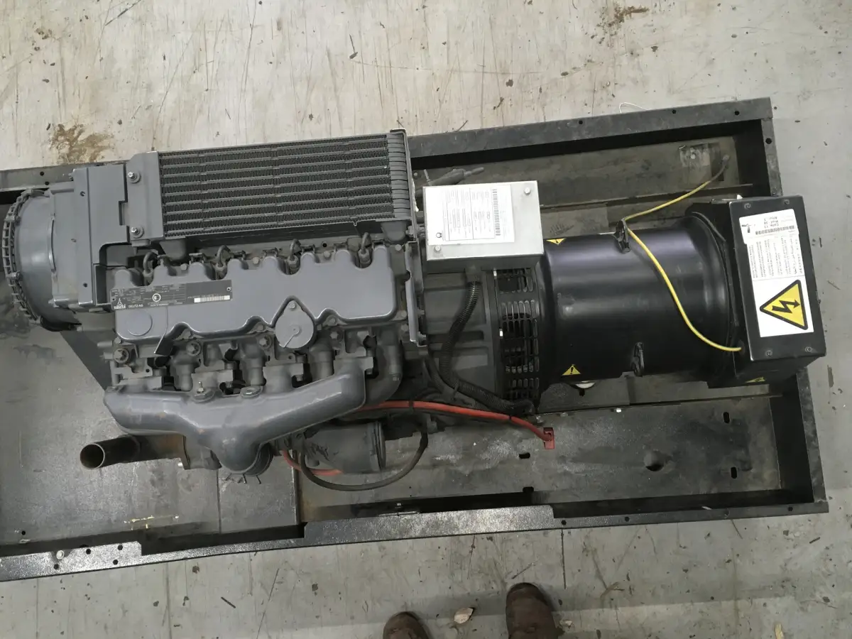 DEUTZ BF4L2011 GENERATOR 40KVA NEW - Picture 5