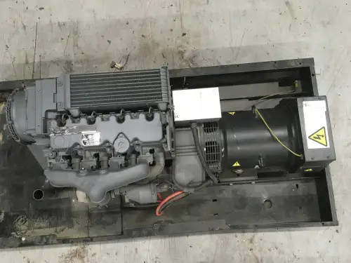 DEUTZ BF4L2011 GENERATOR 40KVA NEU – Vorschaubild 5