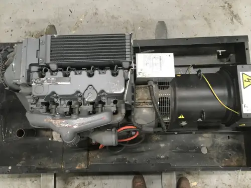 DEUTZ BF4L2011 GENERATOR 40KVA NEU – Vorschaubild 5