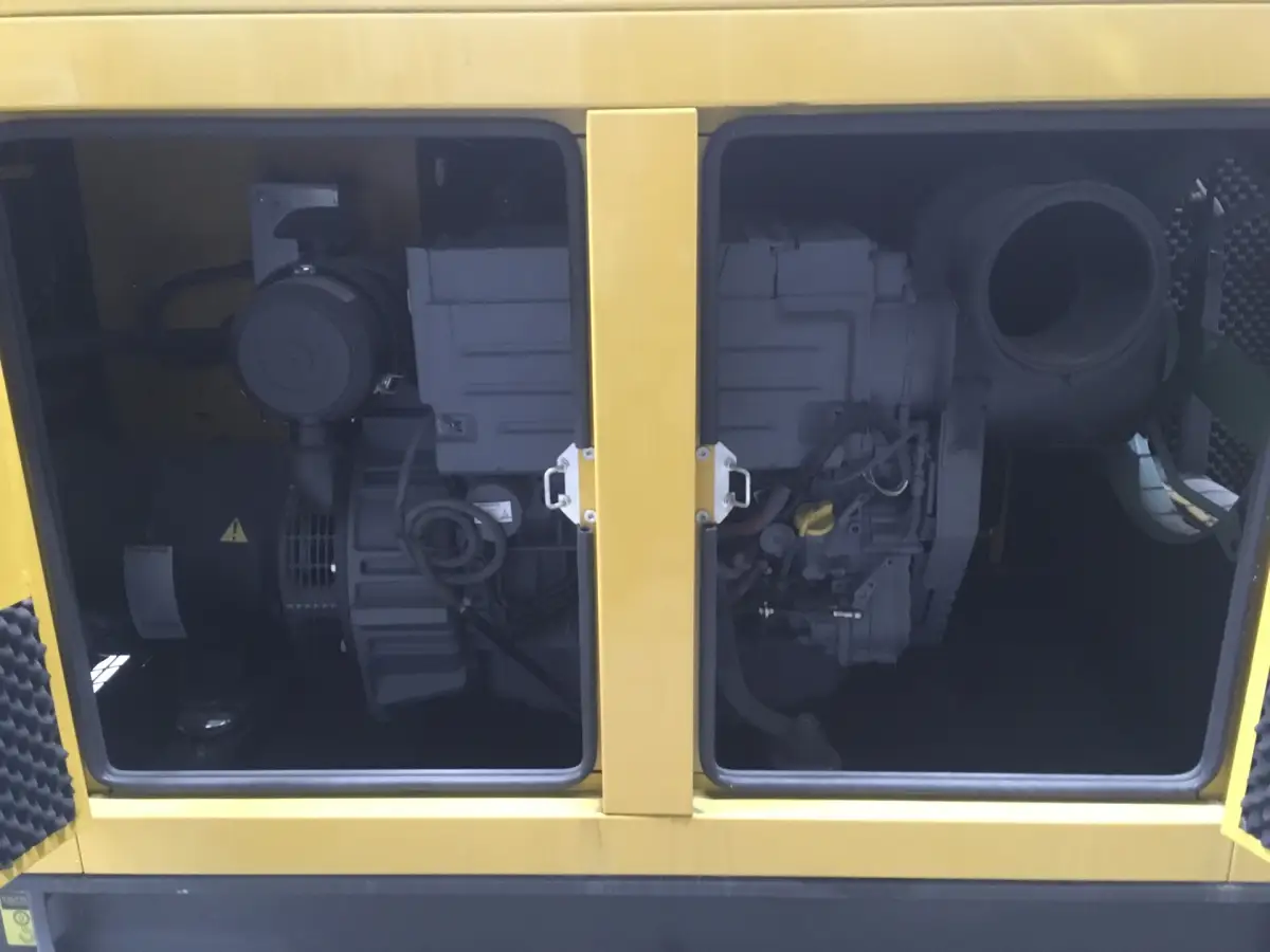 DEUTZ BF4L2011 GENERATOR 40KVA NEU – Bild 7