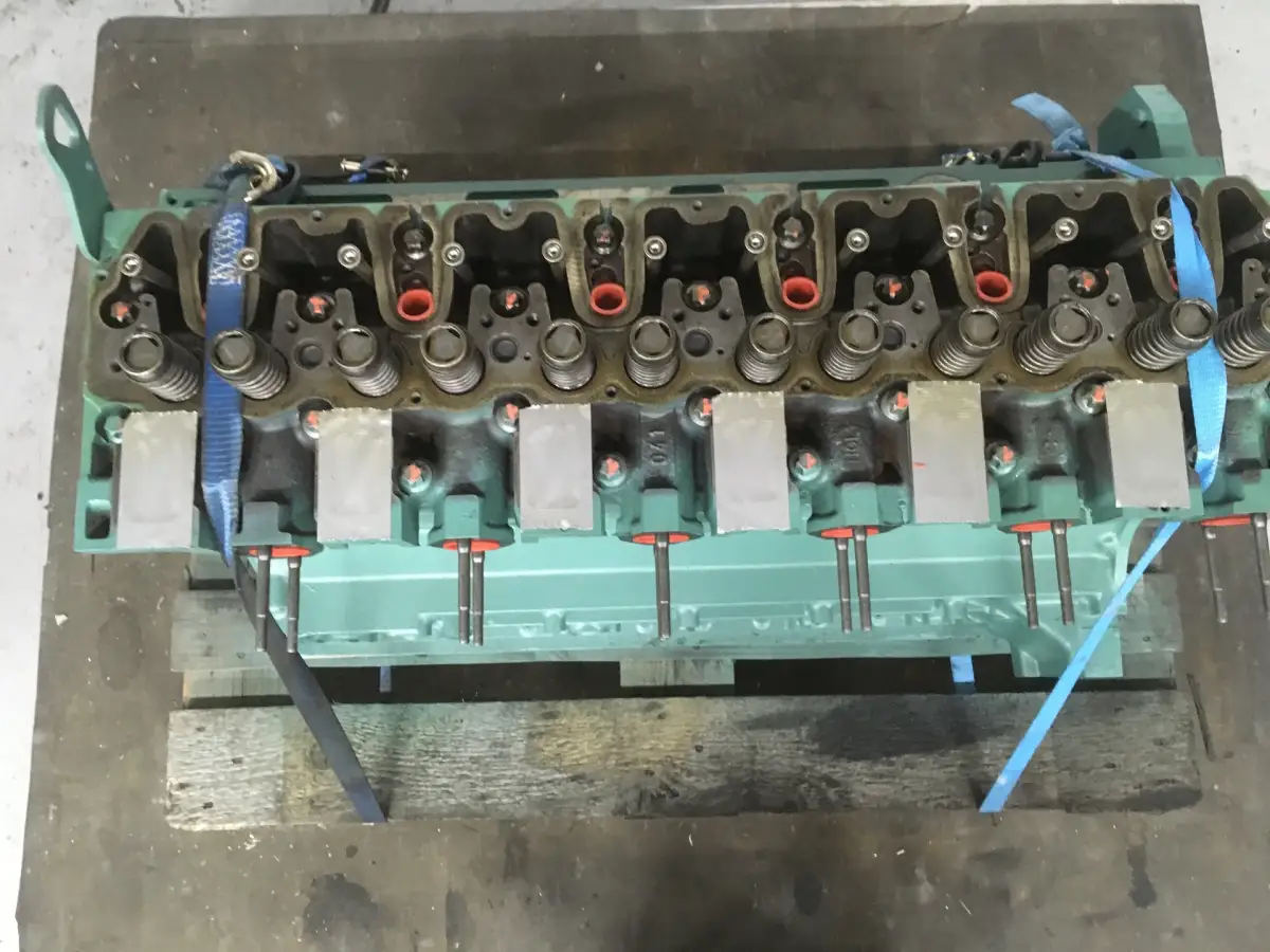 VOLVO D7E 240 BLOQUE LARGO RECONSTRUIDO - Imagen 5