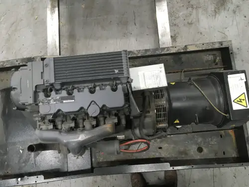 DEUTZ BF4L2011 GENERATOR 40KVA NEUF - Miniature 5