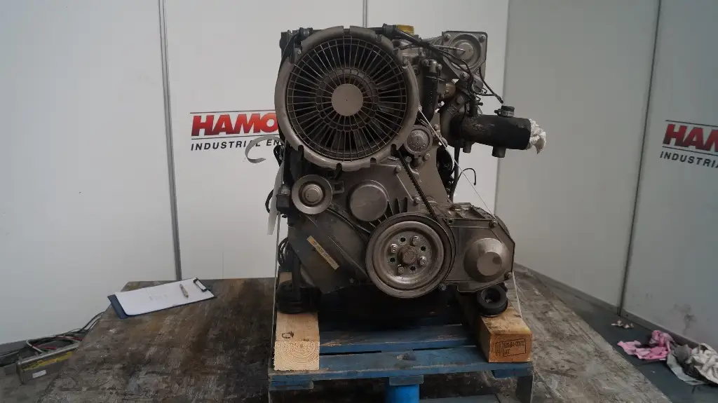 GEBRAUCHTER MOTOR DEUTZ BF4L1011 – Bild 2