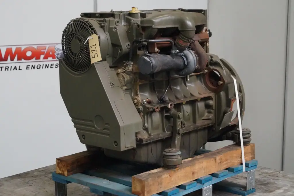 USED DEUTZ BF4L1011F ENGINE - Picture 3