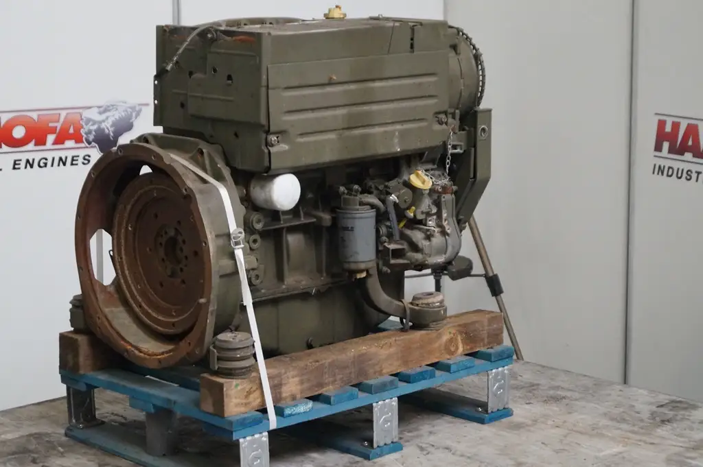 USED DEUTZ BF4L1011F ENGINE - Picture 5