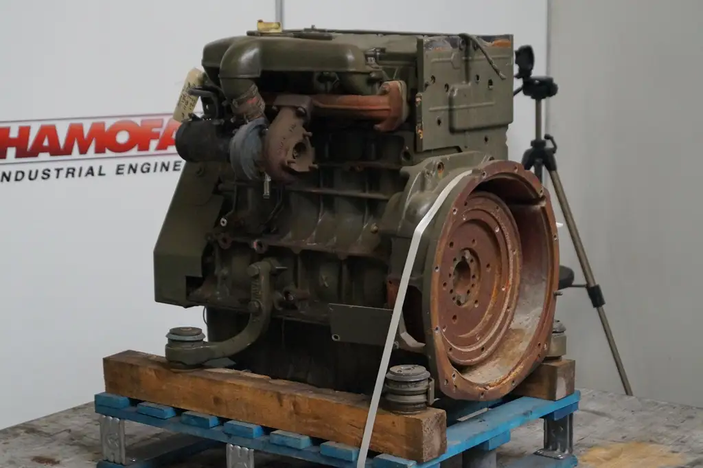 USED DEUTZ BF4L1011F ENGINE - Picture 6