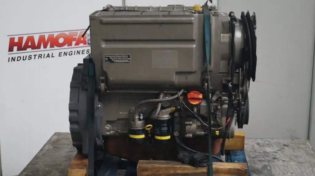 USED DEUTZ BF4L1011T ENGINE - Picture 4