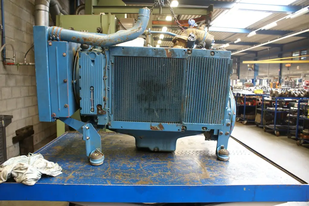 Б/У ДВИГАТЕЛЬ DEUTZ BF6M1012 - Фото 3