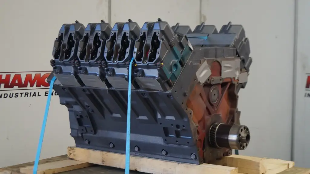 RECONDITIONED DEUTZ TCD2015 V8 LONGBLOCK - Picture 4