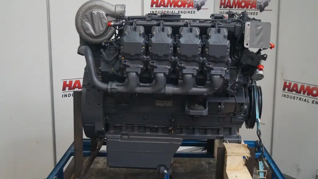 RECONDITIONED DEUTZ TCD2015 V8 - Picture 2