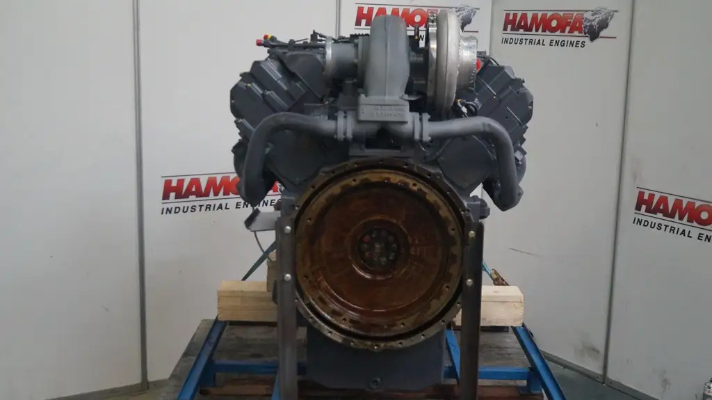 RECONDITIONED DEUTZ TCD2015 V8 - Picture 4