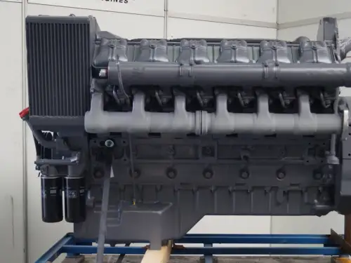 MOTEUR RECONDITIONNÉ DEUTZ F12L413F-224 - Miniature 3