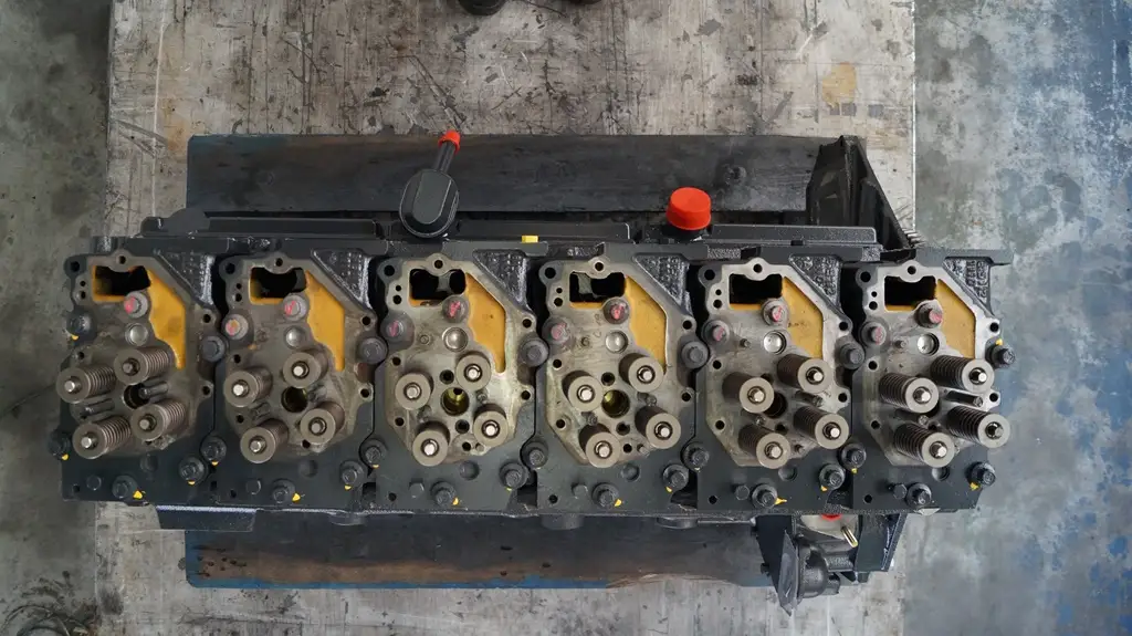 KOMATSU SA6D125-2 LONGBLOCK RECONSTRUIDO - Imagen 5