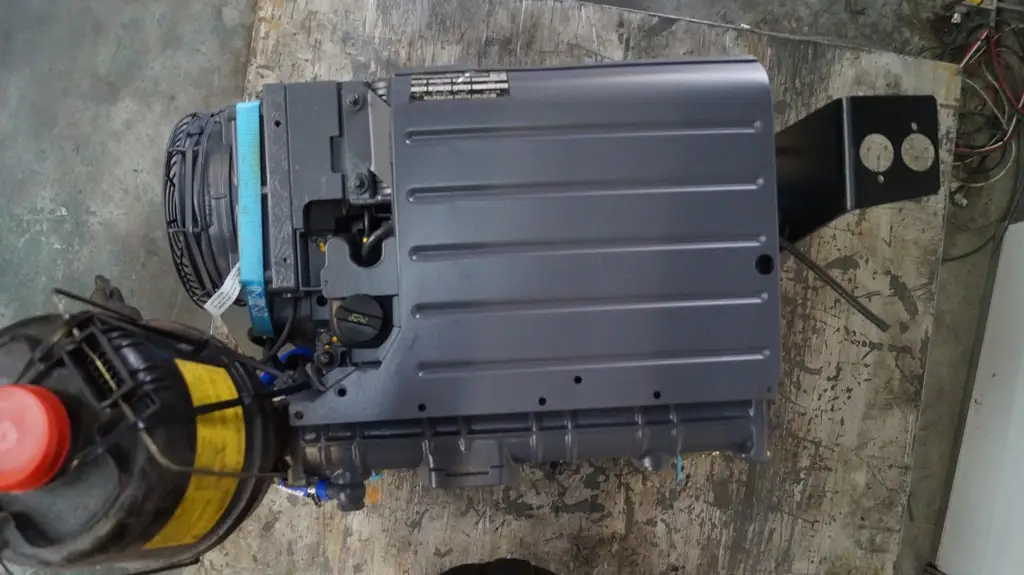 MOTOR DEUTZ F4L1011F RECONSTRUIDO - Imagen 5