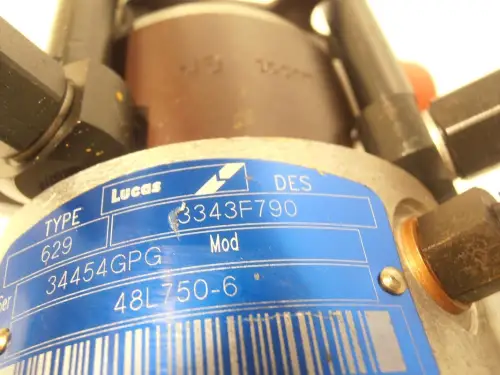 POMPE À CARBURANT LUCAS 3343F790 RÉNOVÉE - Miniature 2