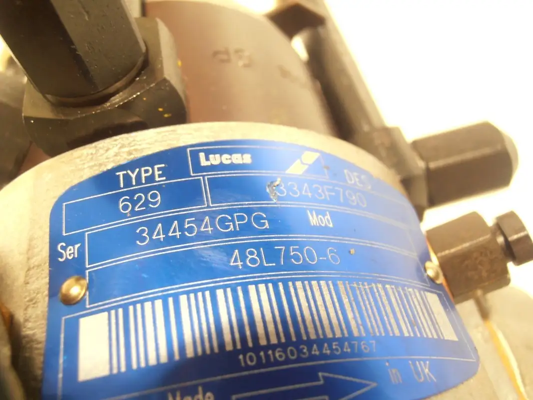 POMPE À CARBURANT LUCAS 3343F790 RÉNOVÉE - Image 3