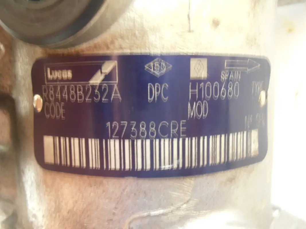 POMPE À CARBURANT LUCAS 8443B232B RÉNOVÉE - Image 2