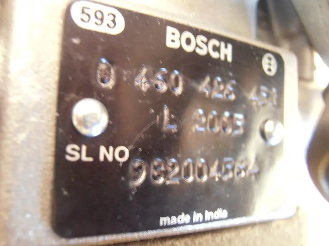 BOSCH FUEL INJECTION DISTRIBUTOR 0 460 426 453 NEW - Picture 2