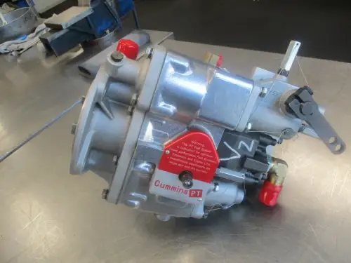 POMPE À CARBURANT CUMMINS CPL0700S688 NEUVE - Miniature 1