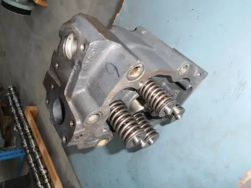 SCANIA ZYLINDERKOPF 2081239GB GEBRAUCHT – Vorschaubild 1