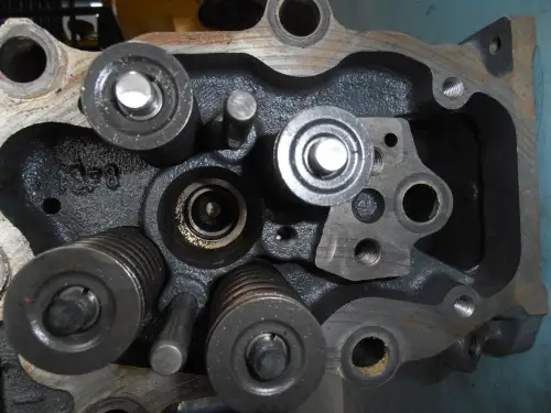 SCANIA CYLINDER HEAD 2081239GB USED - Thumb image 2