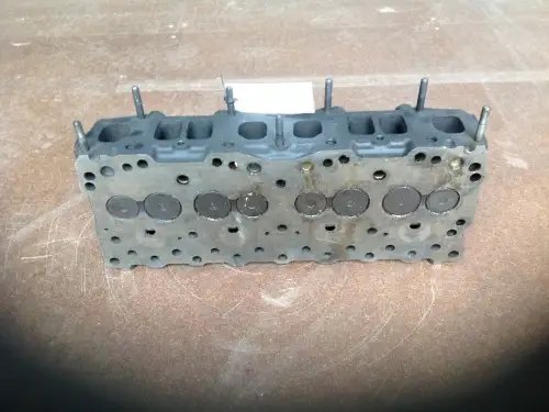 MITSUBISHI TÊTE DE CYLINDRE CK10049 UTILISÉE
