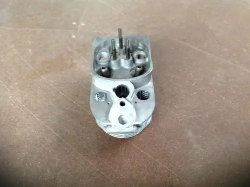 CABEZAL DE CILINDRO DEUTZ CK10143 USADO - Imagen miniatura 2