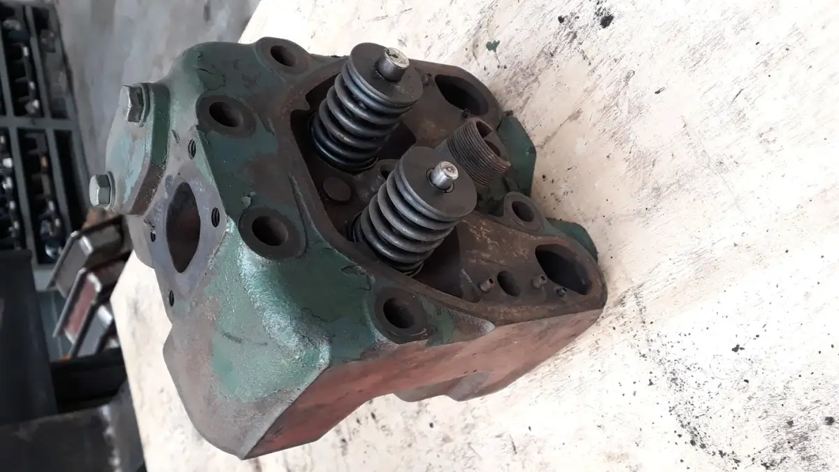 SCANIA CYLINDER HEAD CK10209 USED - Picture 2