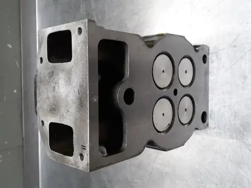 REBUILT CYLINDER HEAD DEUTZ 1015 CK10362 - Thumb image 2