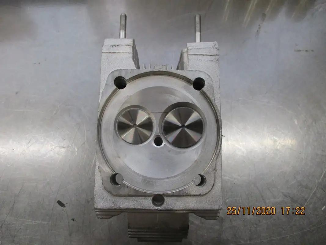 DEUTZ CYLINDER HEAD DEUTZ BF 913C CK10266 REBUILD - Picture 2