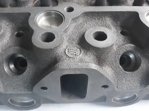 CABEZAL DE CILINDRO MITSUBISHI S4E CK10034 USADO - Imagen miniatura 2
