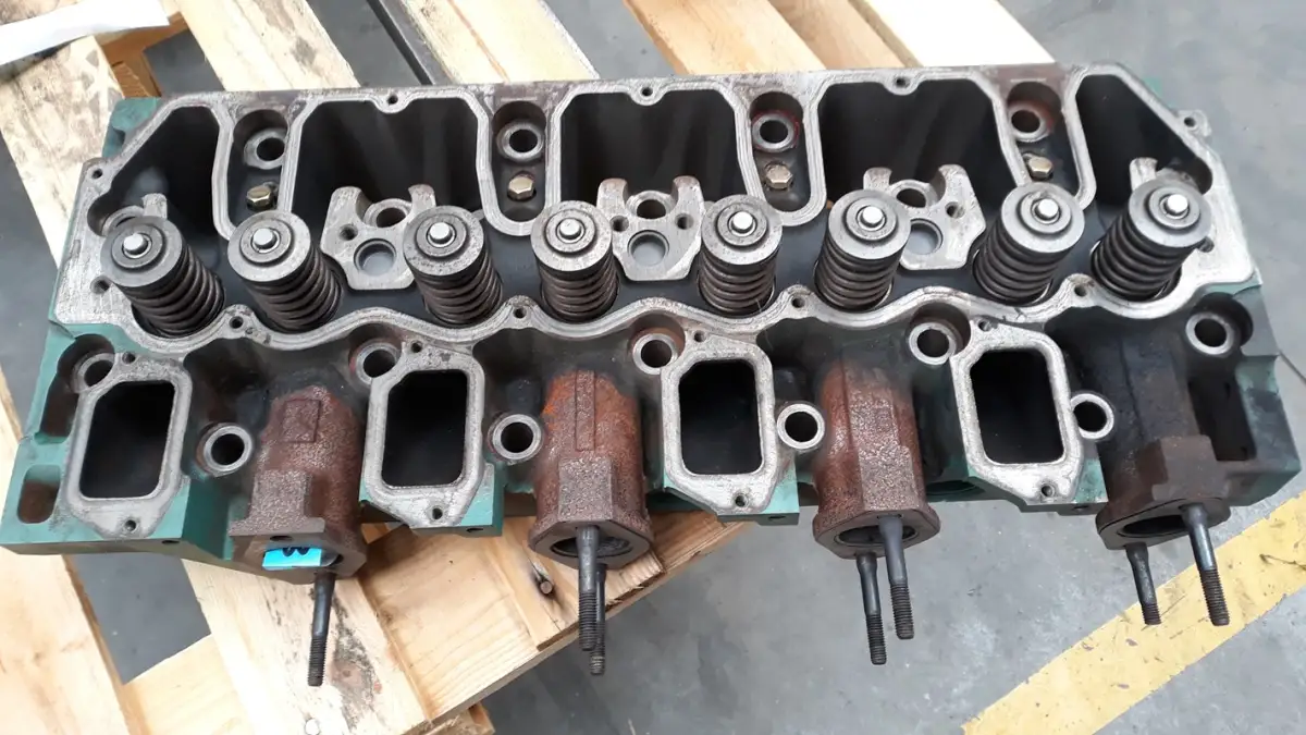 TÊTE DE CYLINDRE VOLVO D5D CK10345 UTILISÉE - Image 2