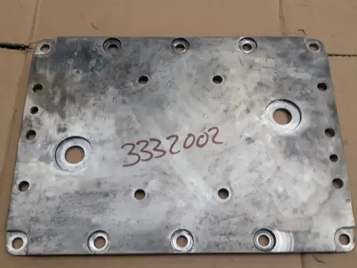 CUMMINS DEKSEL WATERHEADER 3332002 NIEUW