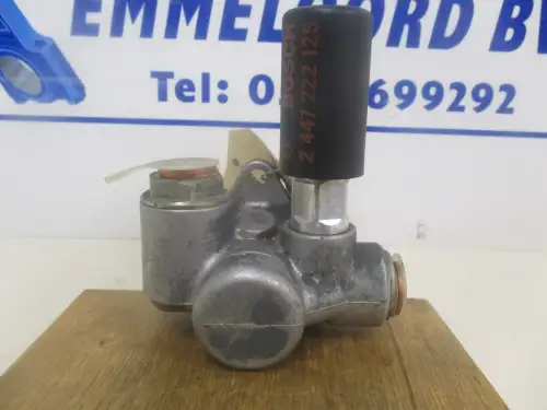 BOSCH FUEL TRANSPORT PUMP 0 440 008 104 NEW - Thumb image 2