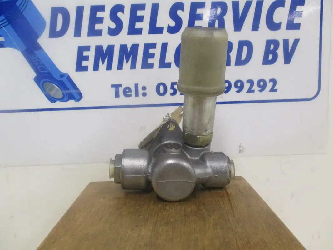 BOMBAS DE ALIMENTACIÓN DIESEL BOSCH 0440008111 RENOVADA - Imagen 2