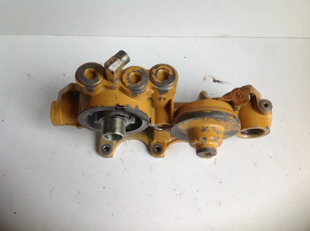 CATERPILLAR OIL FILTER HOUSING 2516668 USED - Picture 2
