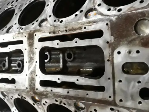 CUMMINS CRANKCASE CUMMINS QSK45 MB089 ÜBERHOLT – Vorschaubild 2