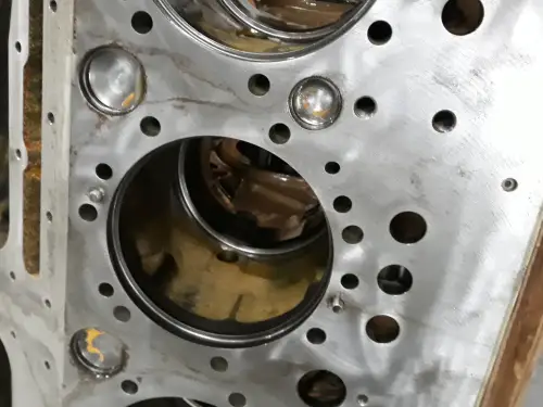 CUMMINS CRANKCASE CUMMINS QSK45 MB089 RECONDITIONNÉ - Miniature 3
