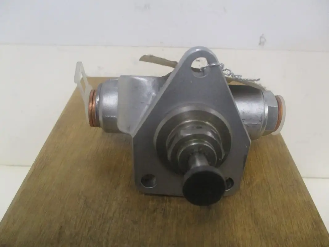 POMPE D'ALIMENTATION BOSCH 0440008073 RÉFÉRÉE - Image 2