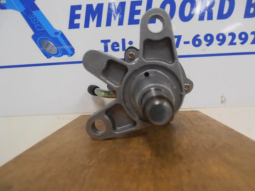 DEUTZ FUEL SUPPLY PUMP 04272819 NEW - Picture 4