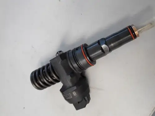 VOLKSWAGEN PUMPENINJEKTOR 038130073AR NEU