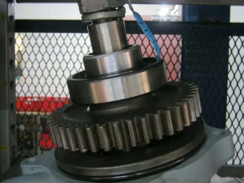 MITSUBISHI BOMBA DE AGUA ASM S12H S12R S16R 3774560010RE USADA - Imagen miniatura 2
