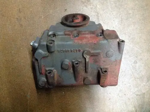 DEUTZ CARCASA DEL TERMOSTATO 04266862R USADA