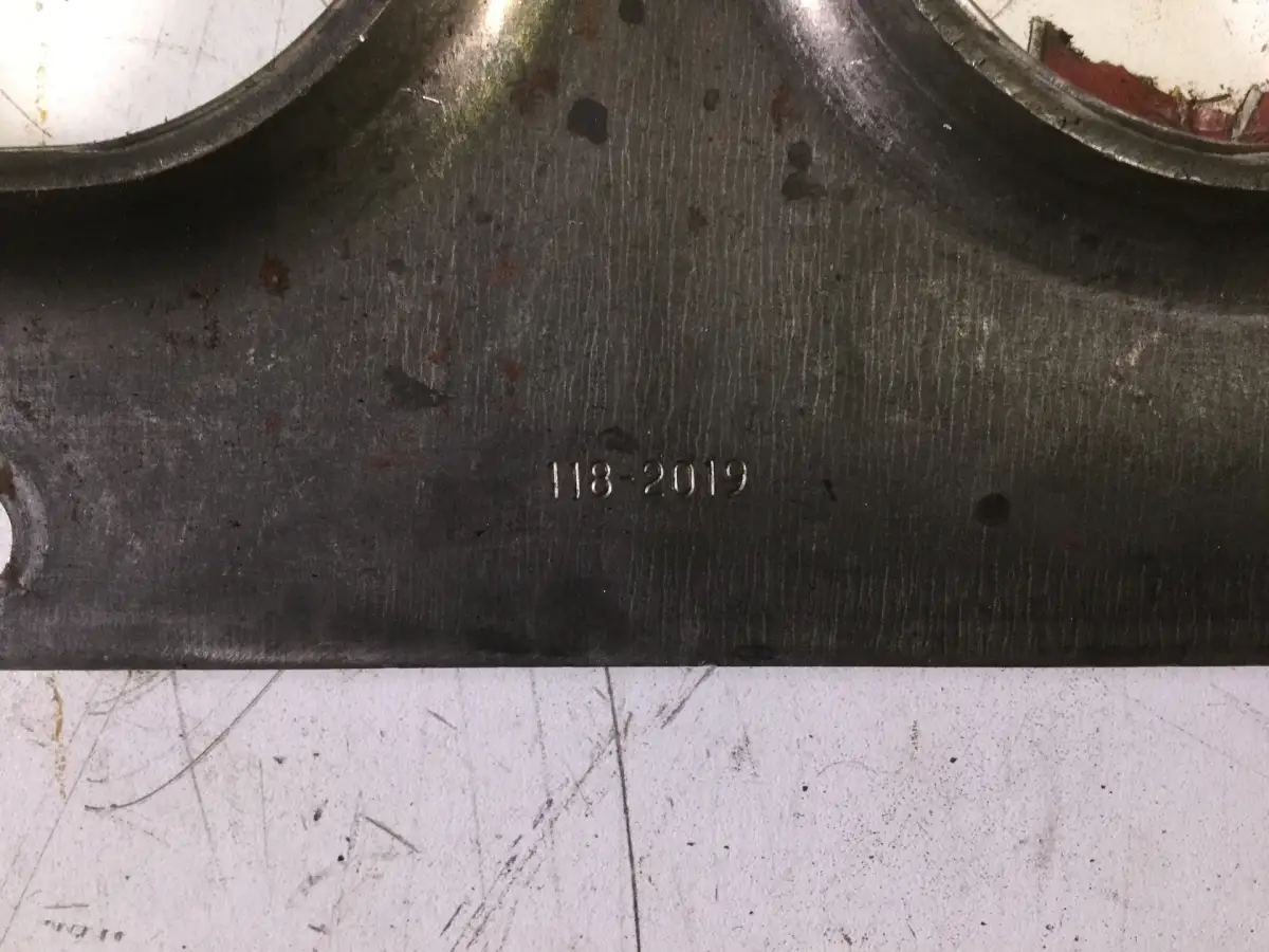 PLAQUE EN ALUMINIUM CATERPILLAR 1182019 D'OCCASION - Image 2