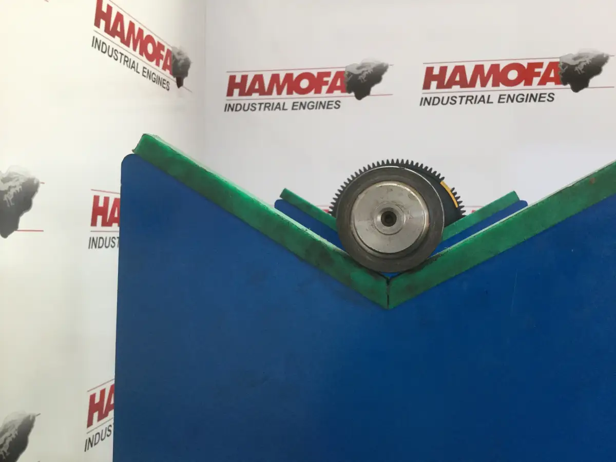 DEUTZ NOCKENWELLE 04513678 GEBRAUCHT – Bild 3