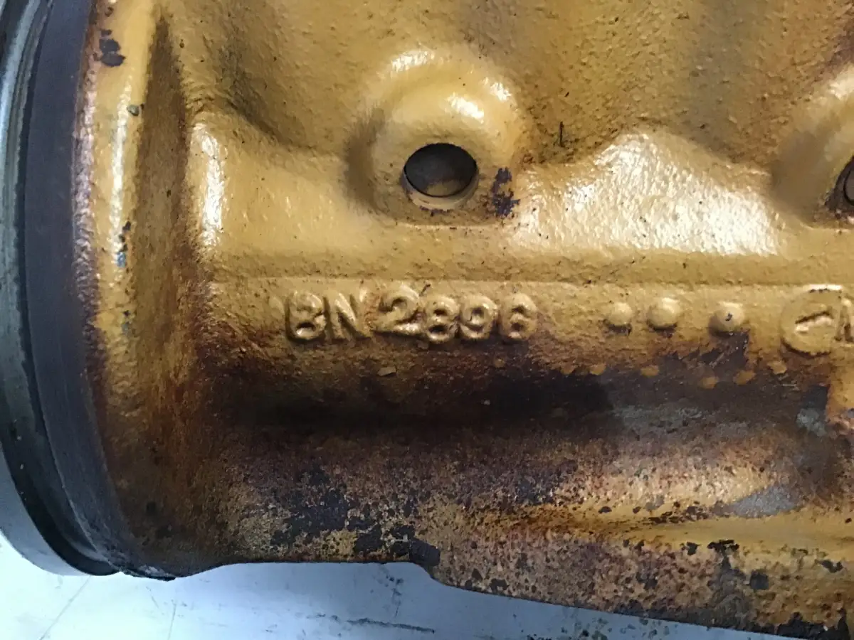 CATERPILLAR FUEL PUMP HOUSING 8N2896 USED - Picture 5