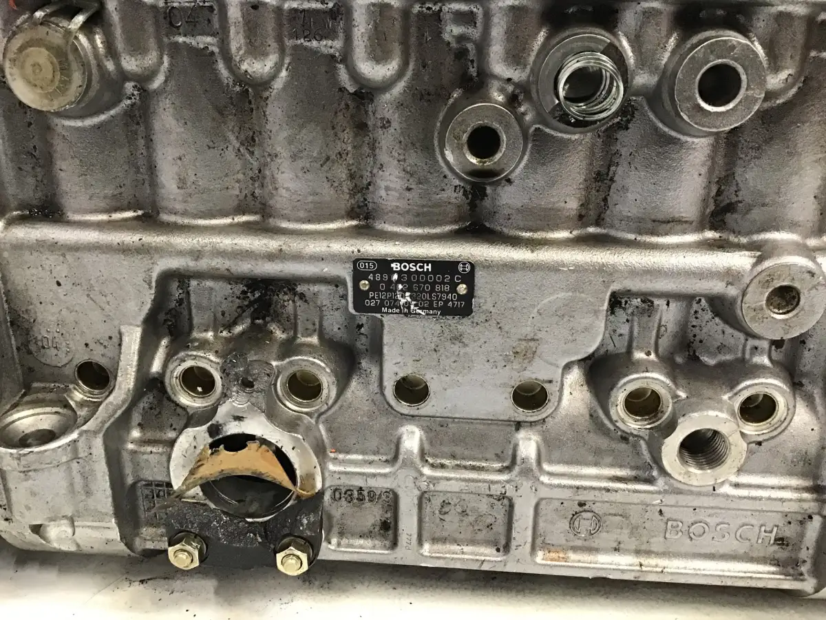 BOMBA DE COMBUSTIBLE BOSCH 0402670818 USADA - Imagen 2